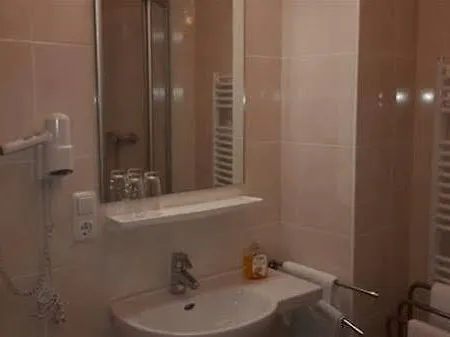 Haus Zur Sonne Sauerland ホテル ハレンベルク