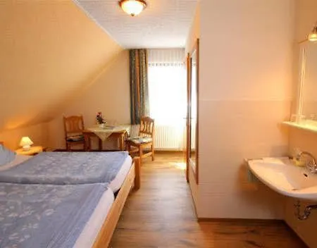 ホテル Haus Zur Sonne Sauerland ハレンベルク